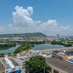 Spacious Loft - Rooftop Pool - Old City