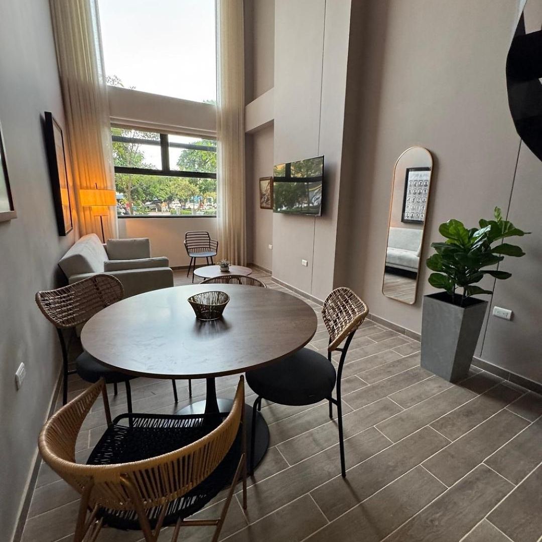 Spacious Loft - Rooftop Pool - Old