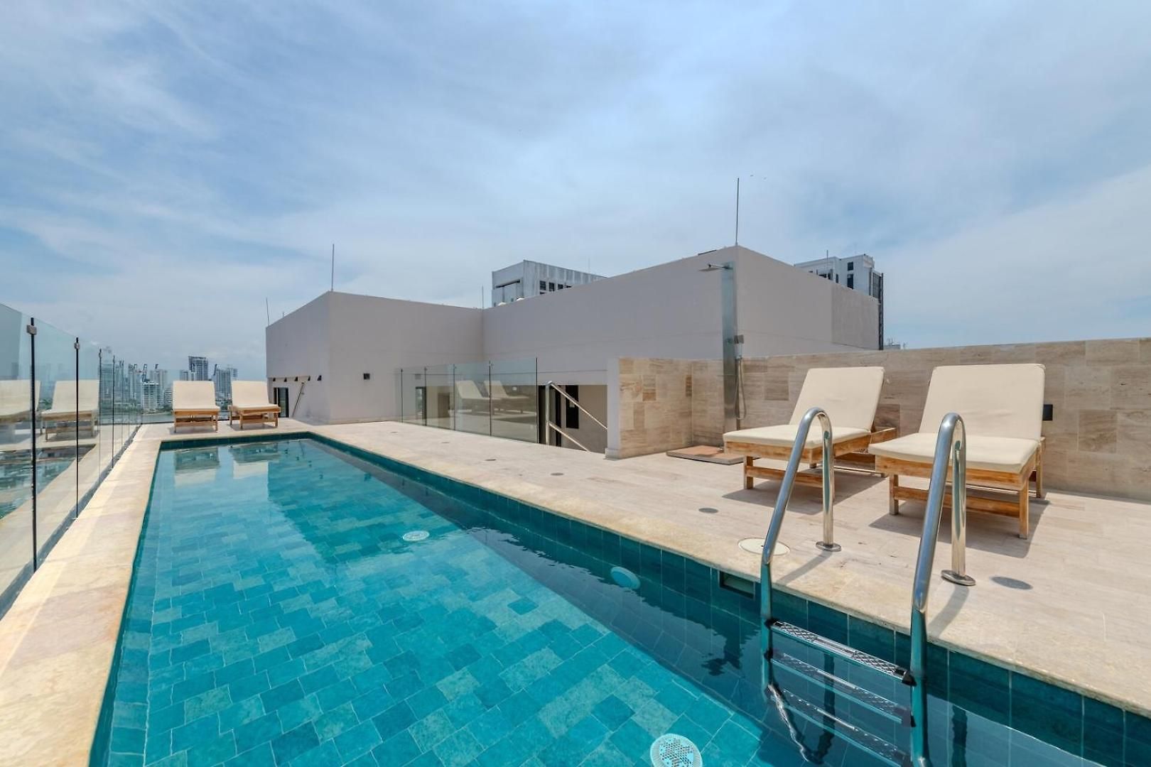 Spacious Loft - Rooftop Pool - Old Apartamento *