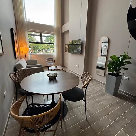 Spacious Loft - Rooftop Pool - Old
