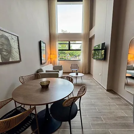 Apartamento Spacious Loft - Rooftop Pool - Old