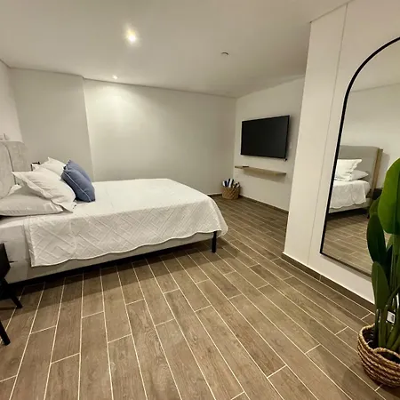 Spacious Loft - Rooftop Pool - Old *
