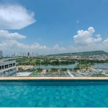Spacious Loft - Rooftop Pool - Old